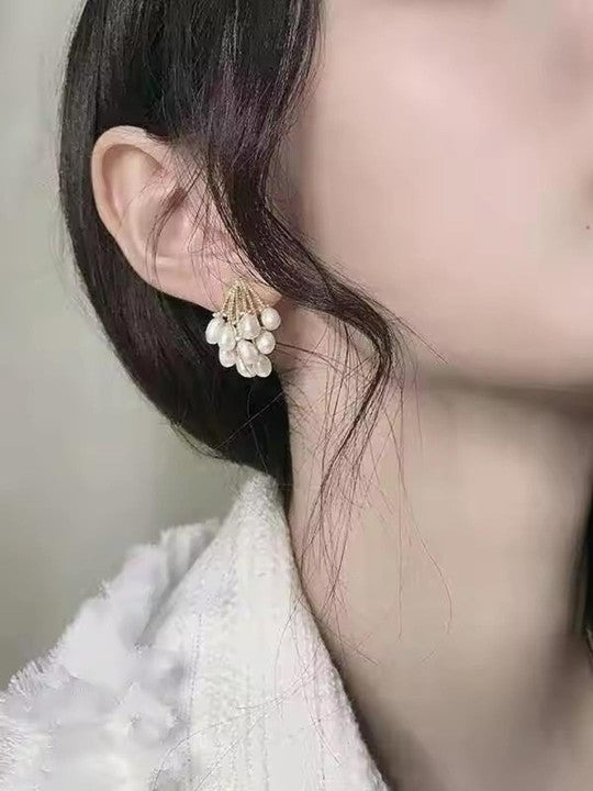 Group of Pearl Earring